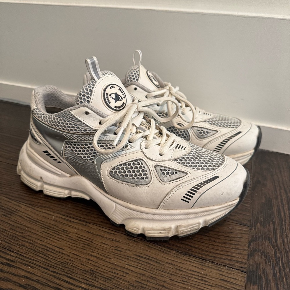 Axel Arigato Marathon Runner